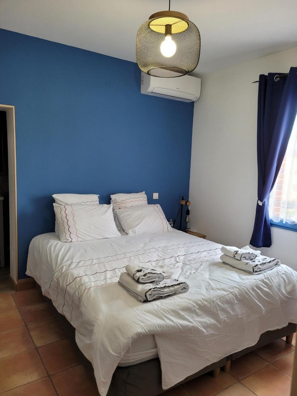 La Halte Des Cedres Apartment Saint-Sulpice  Exterior photo